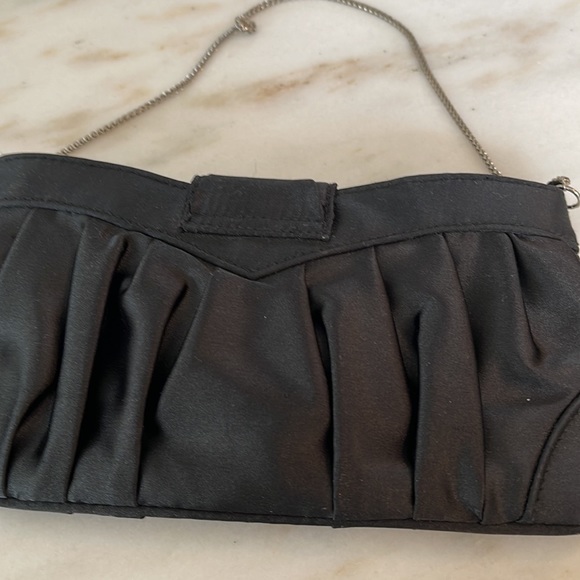 Steve Madden black cute black evening bag. With pleating zipper inside - Picture 2 of 4